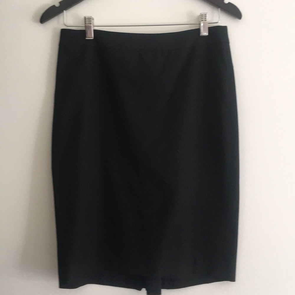Limited skirt